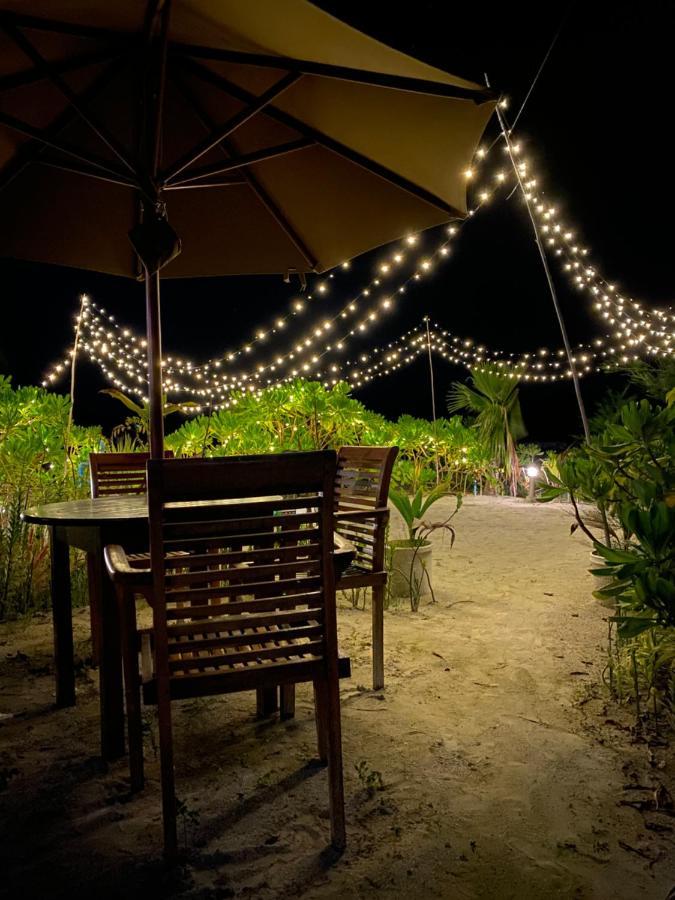 รีฟ เอดจ์ ทุลุสดู Hotel Thulusdhoo ภายนอก รูปภาพ