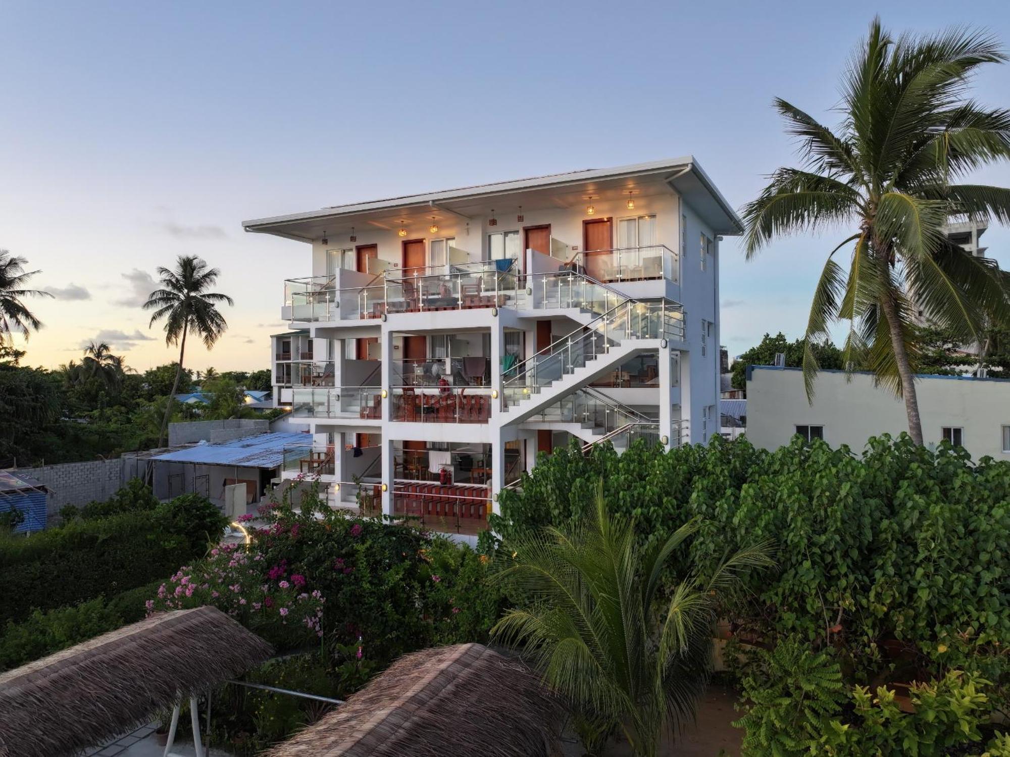 รีฟ เอดจ์ ทุลุสดู Hotel Thulusdhoo ภายนอก รูปภาพ