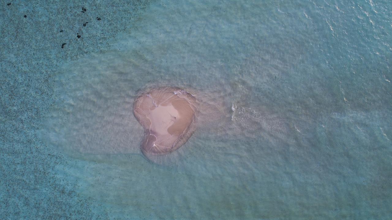 รีฟ เอดจ์ ทุลุสดู Hotel Thulusdhoo ภายนอก รูปภาพ